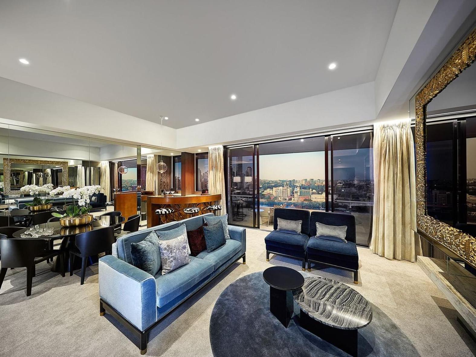 Emporium Hotel South Bank Brisbane Extérieur photo The living room of a three-bedroom apartment