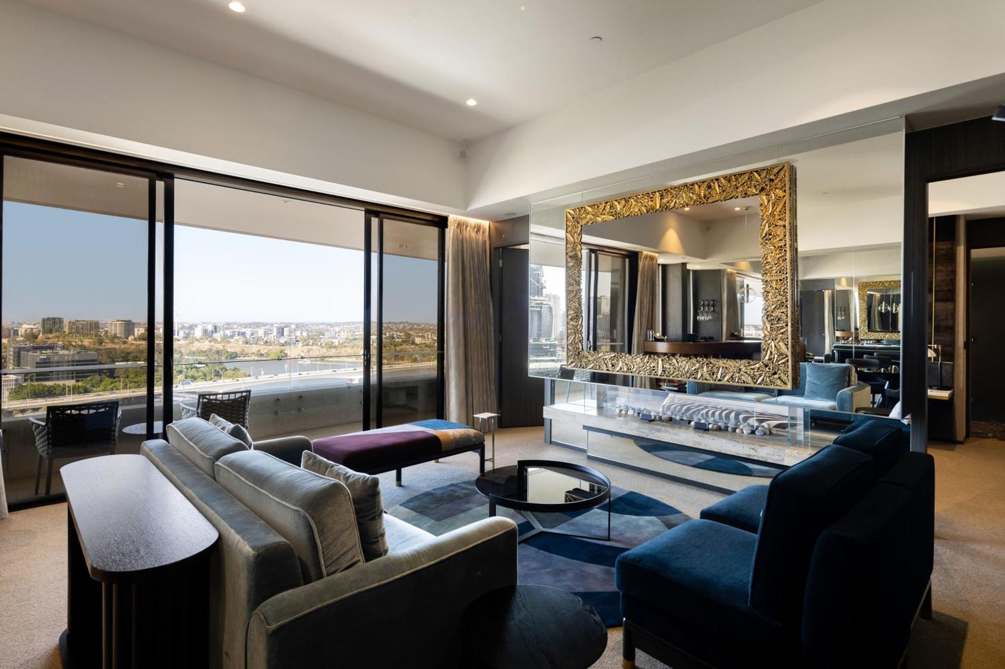Emporium Hotel South Bank Brisbane Extérieur photo The living room of a three-bedroom apartment